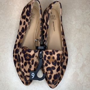 Brand new woman’s leopard flats